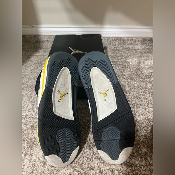 Air Jordan 4 retro sneakers